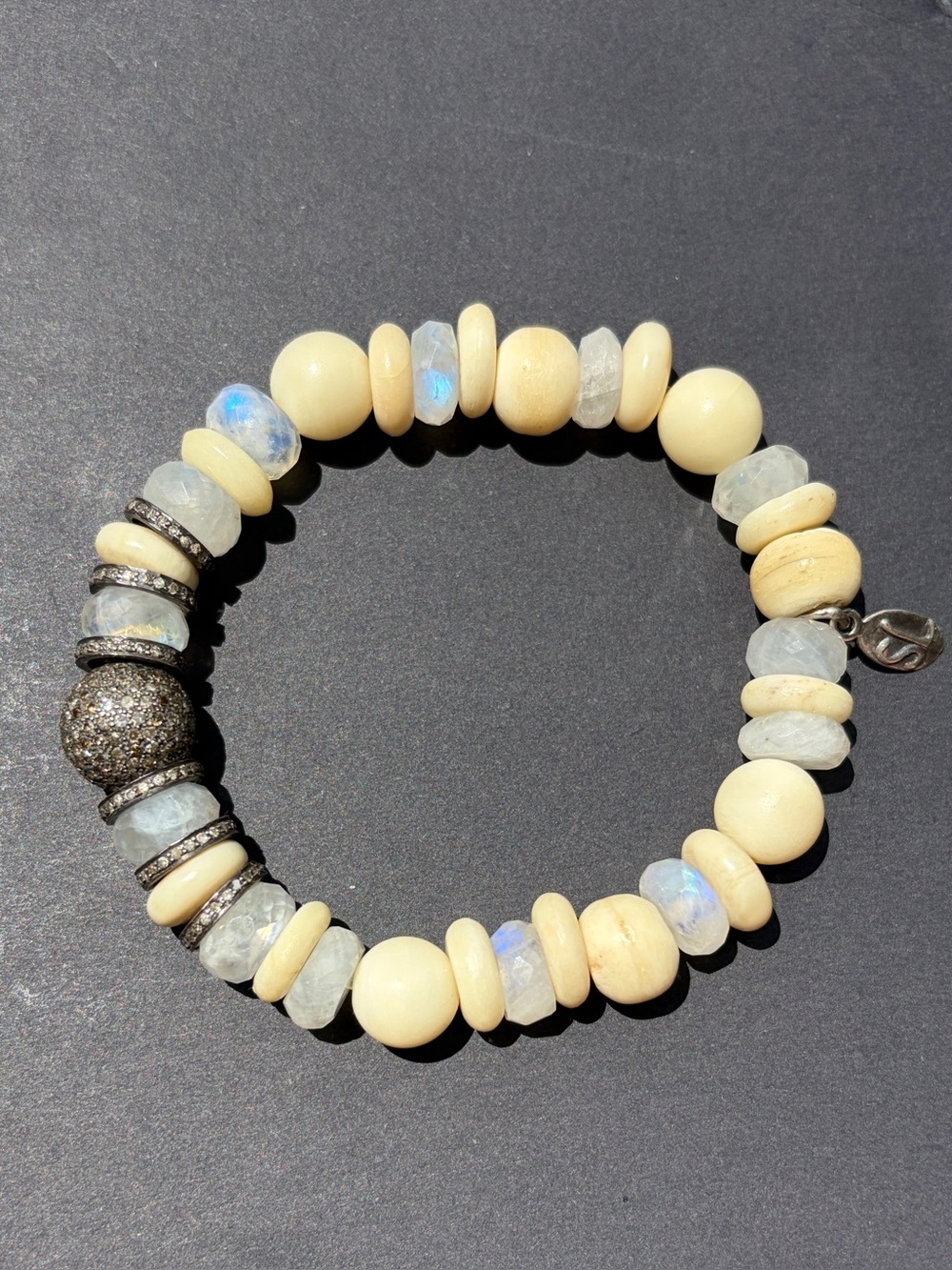 new Moonstone Bone Diamond Beaded Bracelet - Picture 14 of 17